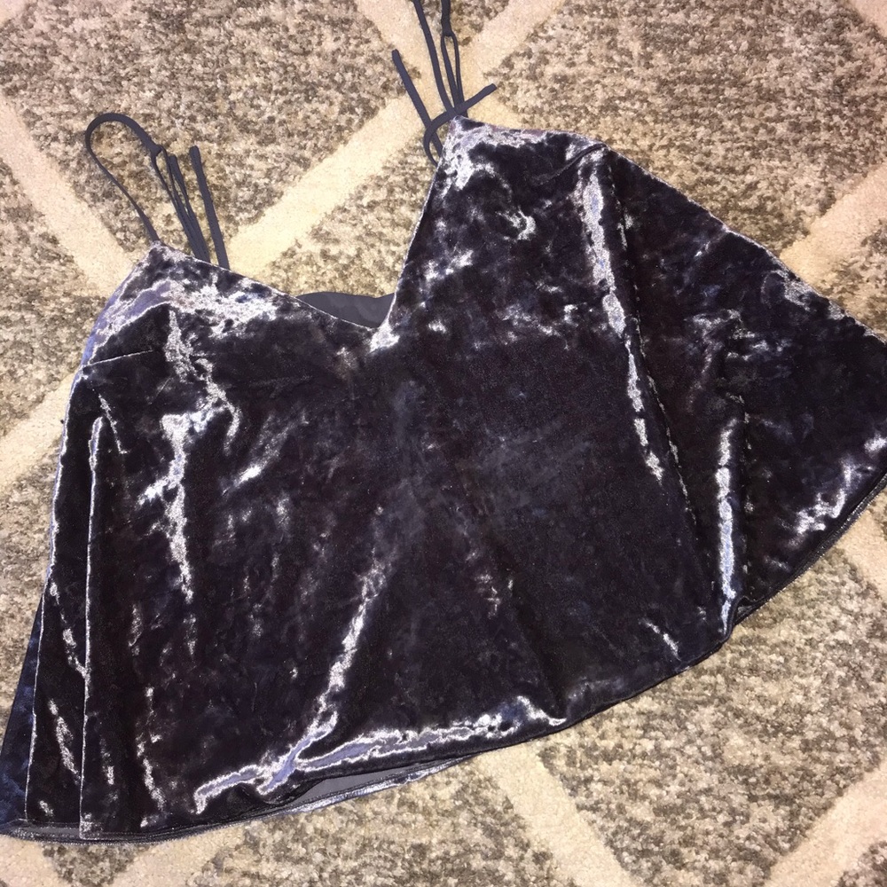 NWT Top Shop flows top